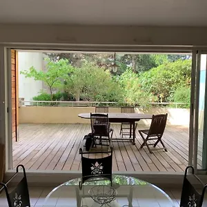 super-appartement-arbore-avec-barbecue-et-parking.hotels-rhonealpes.com/